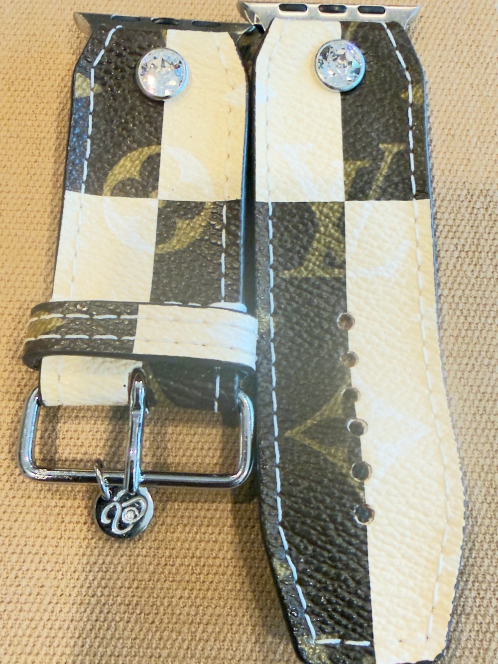 Super Rare Spark*l Rayures Apple Watch Band - Picture 3 of 4